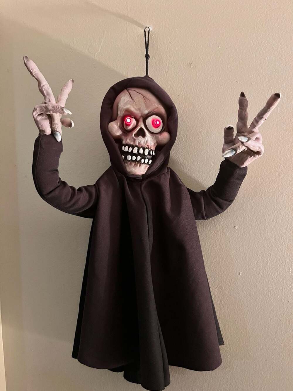 Halloween Hanging Grim Reaper Skull Prop Red Light Up Eyes Black Hooded Robe